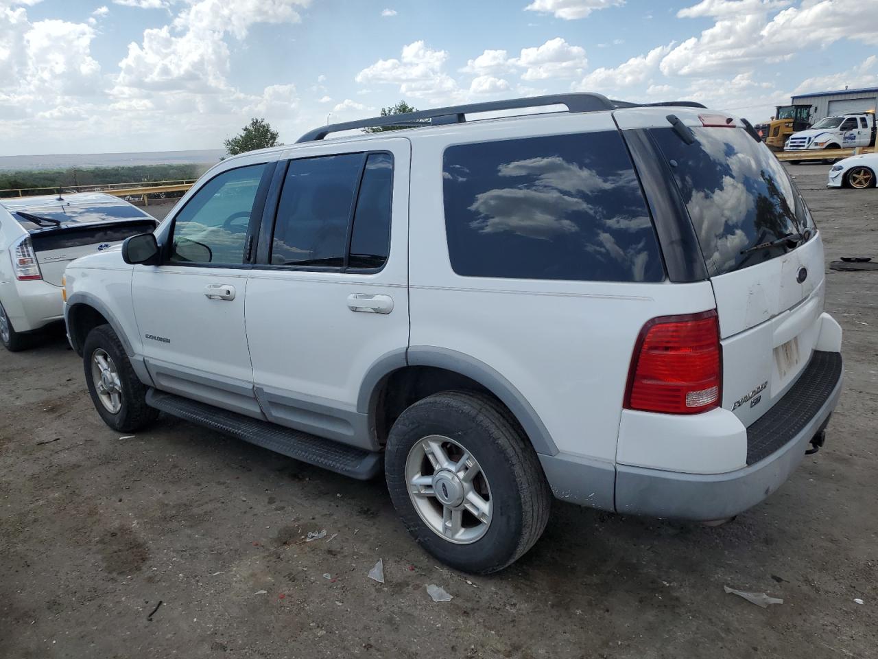 1FMZU73E52ZB28160 2002 Ford Explorer Xlt