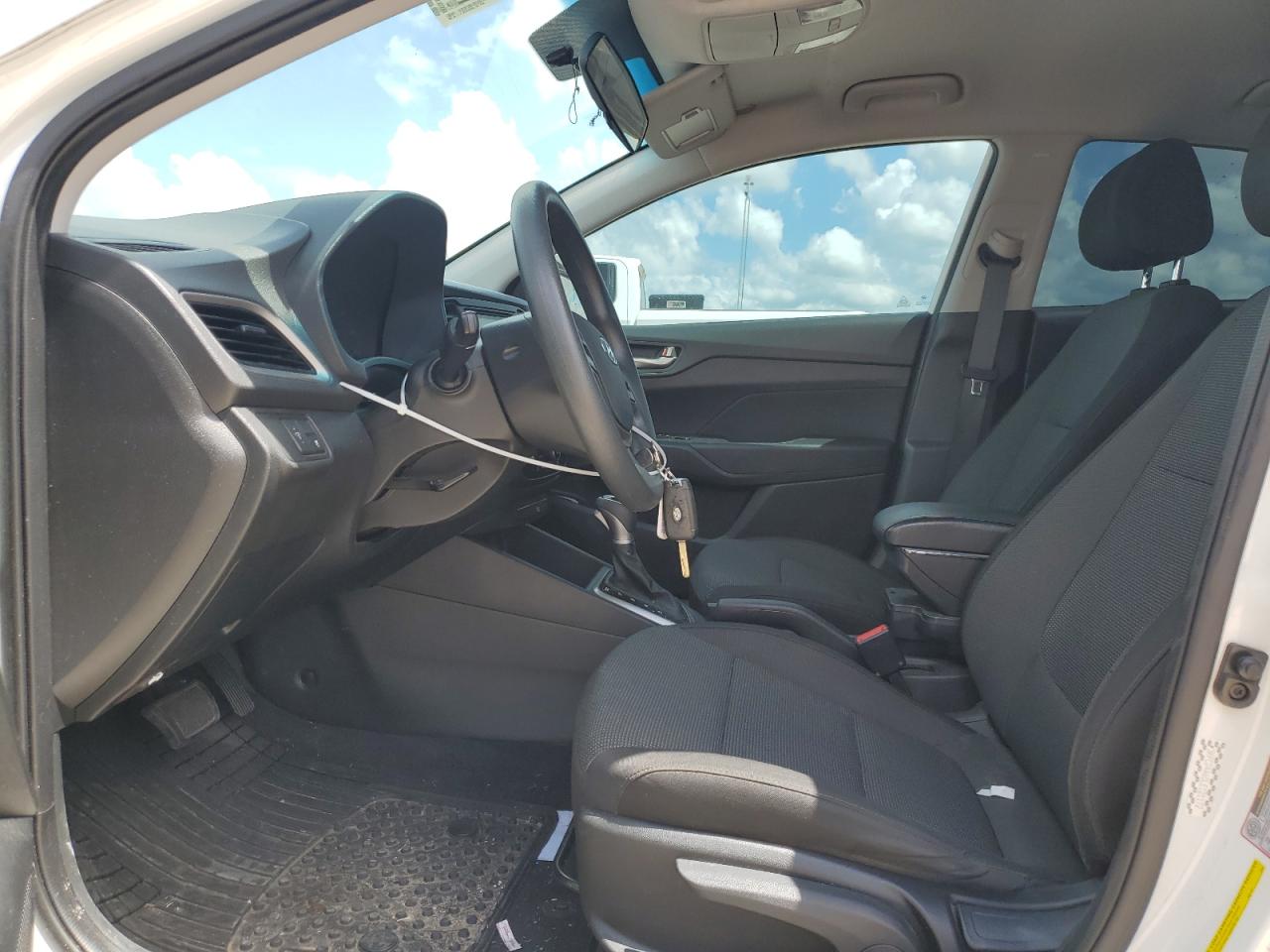 3KPC24A60LE121172 2020 Hyundai Accent Se