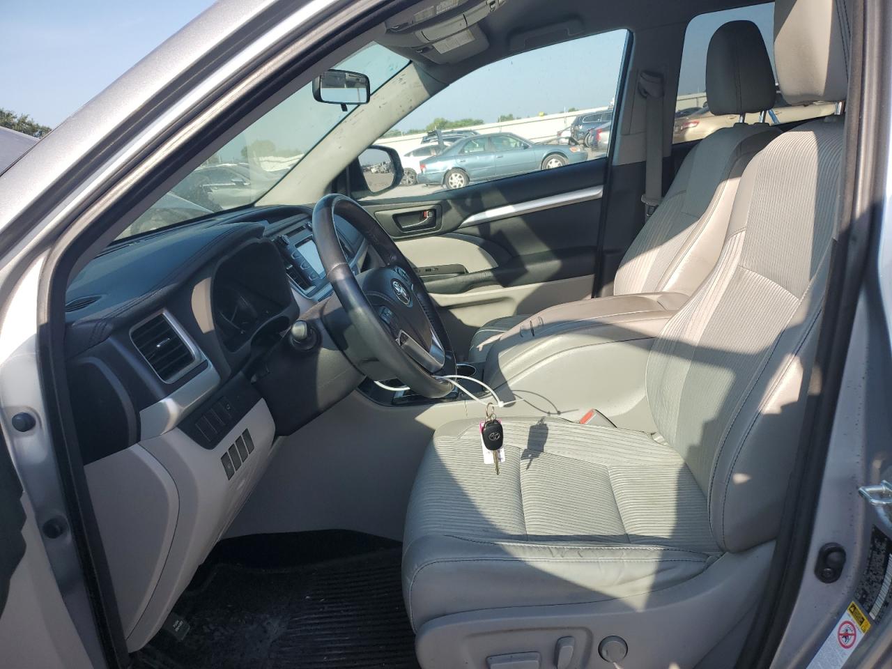 5TDBKRFH1ES035980 2014 Toyota Highlander Le