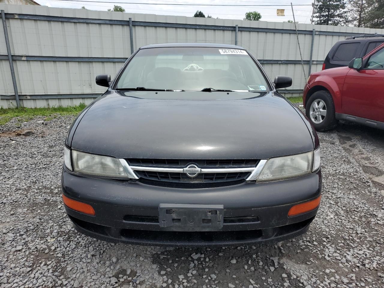 JN1CA21DXWT529537 1998 Nissan Maxima Gle