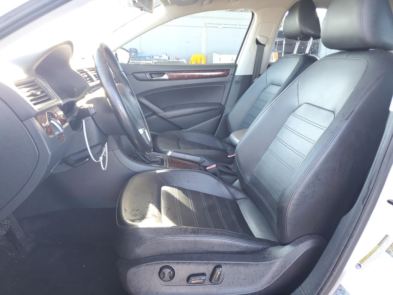 1VWCH7A38CC036204 2012 Volkswagen Passat Sel