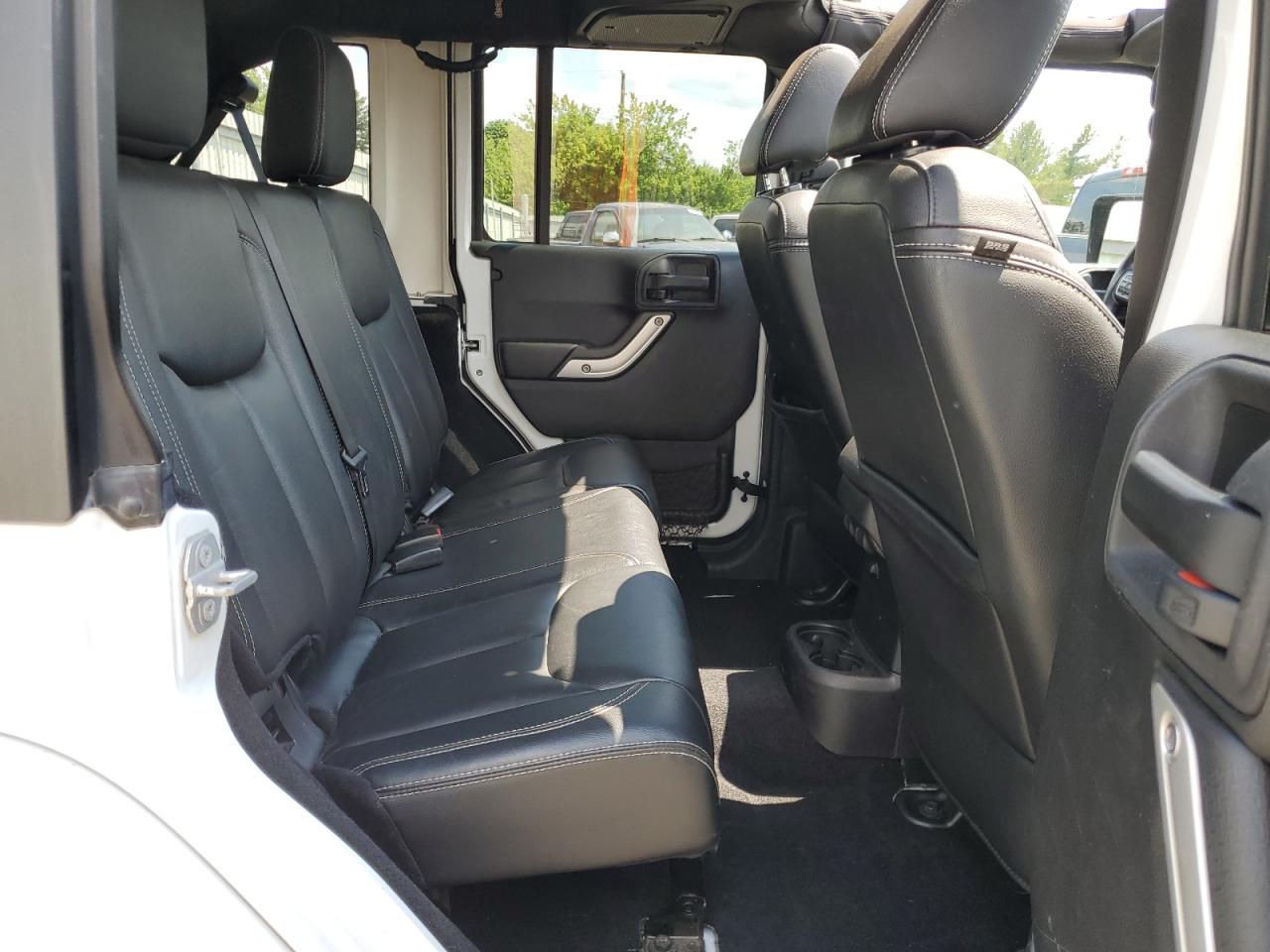 1C4HJWEGXFL554808 2015 Jeep Wrangler Unlimited Sahara