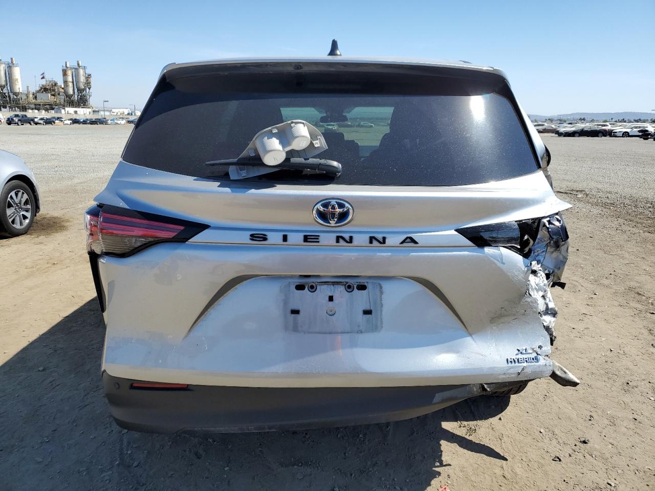 5TDYRKEC8NS107809 2022 Toyota Sienna Xle