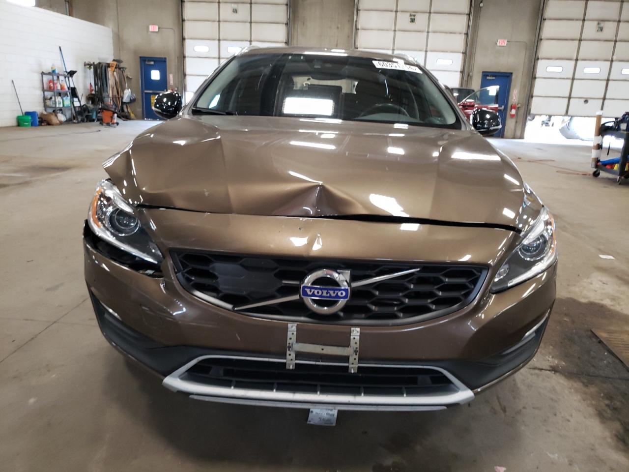 2018 Volvo V60 Cross Country Platinum vin: YV440MWM4J2048980