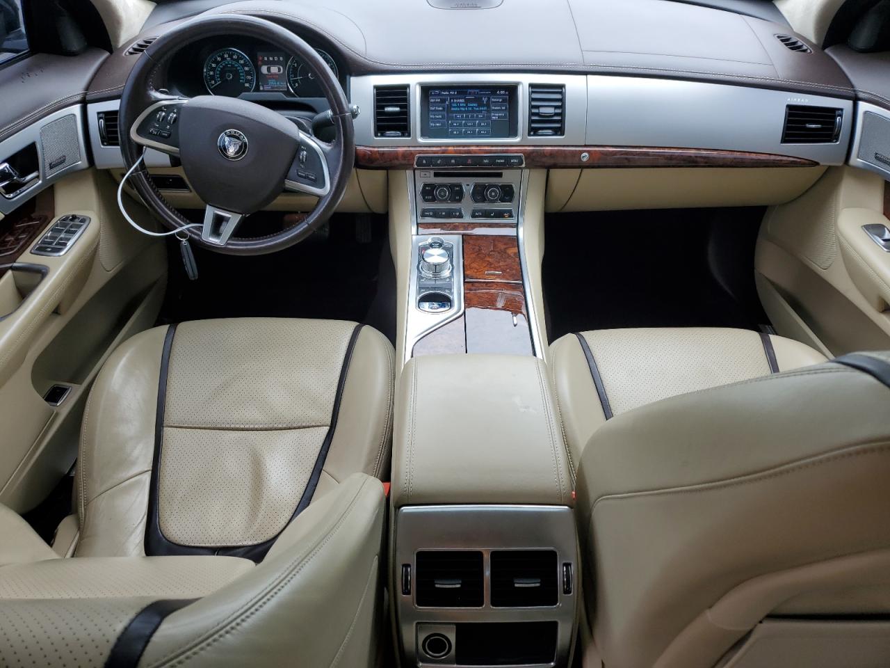 SAJWJ0FFXF8U67084 2015 Jaguar Xf 3.0 Sport Awd