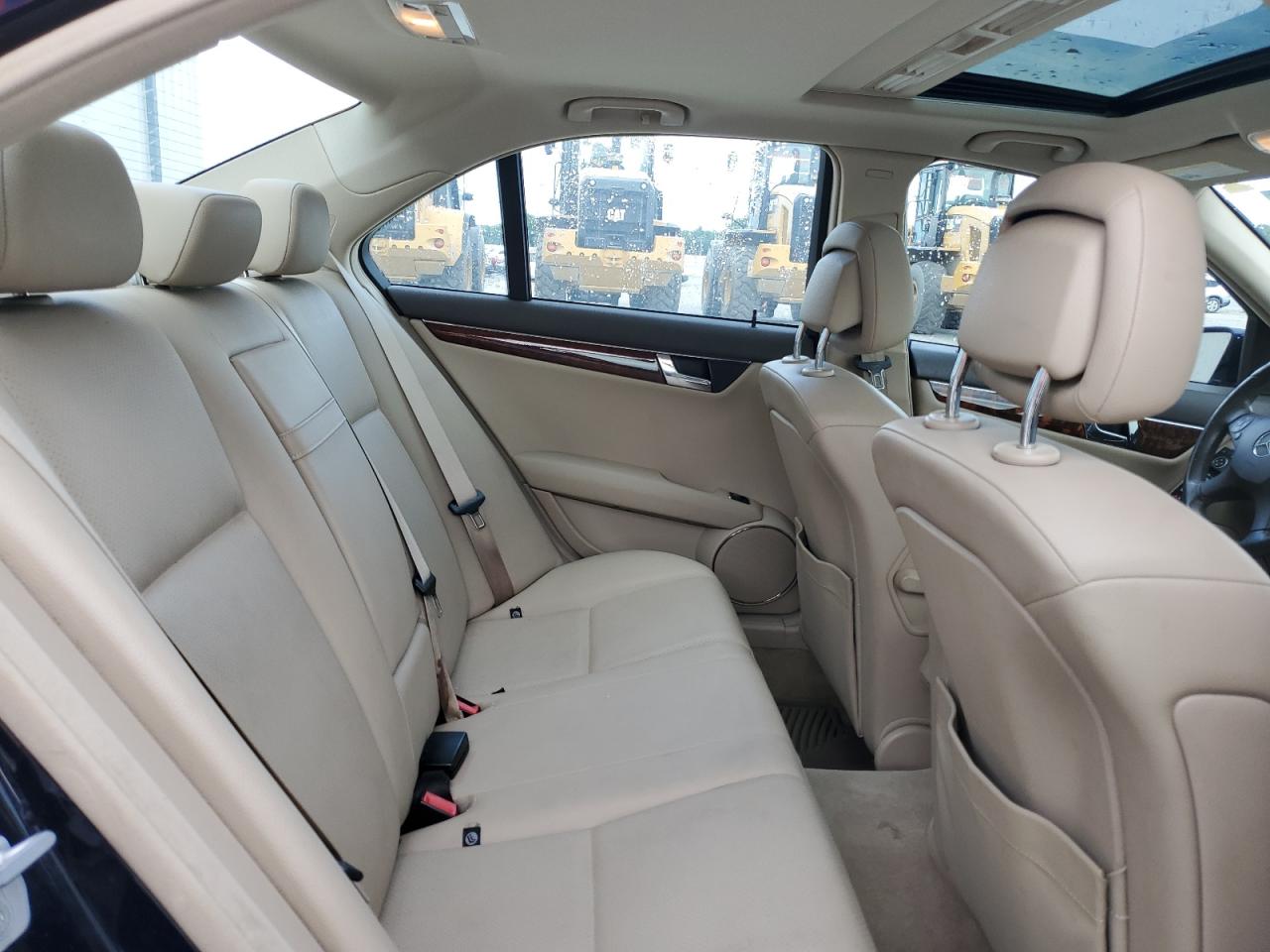 WDDGF5EB3AF420277 2010 Mercedes-Benz C 300