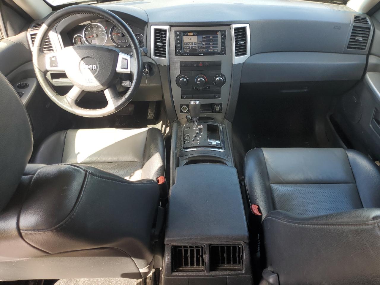 1J8HR48N78C128271 2008 Jeep Grand Cherokee Laredo