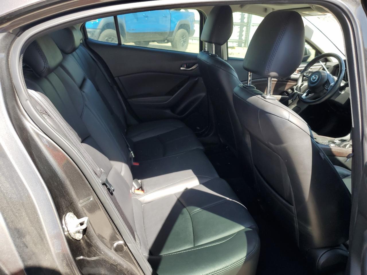 3MZBN1V32JM177258 2018 Mazda 3 Touring