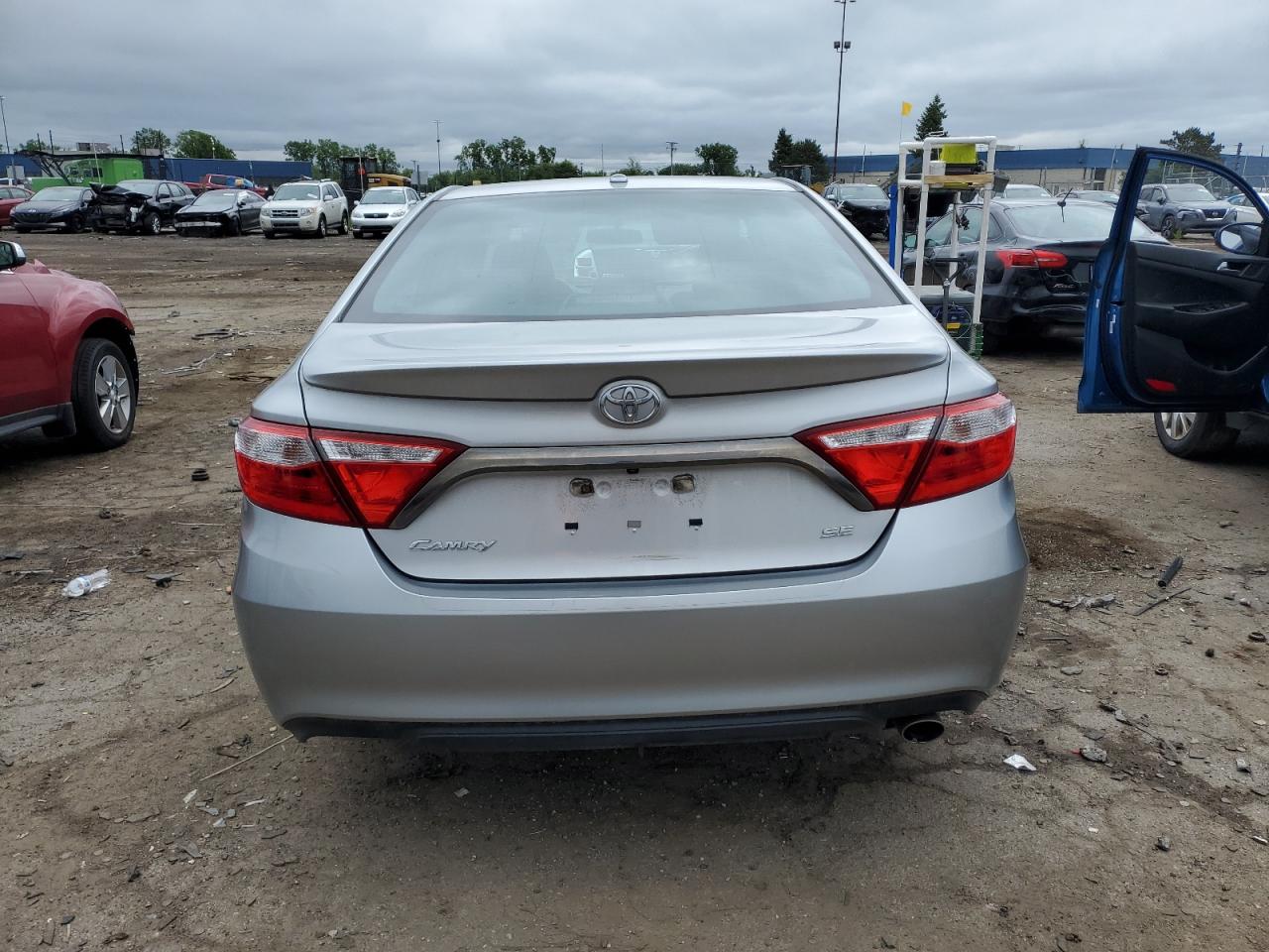 4T1BF1FK2GU175869 2016 Toyota Camry Le