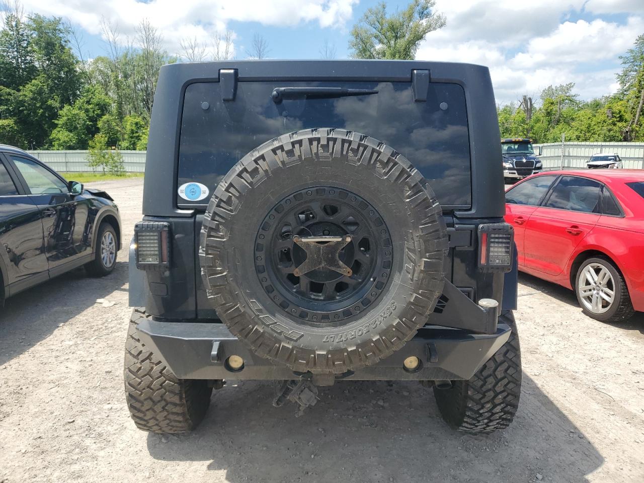 1C4BJWDG2FL518473 2015 Jeep Wrangler Unlimited Sport