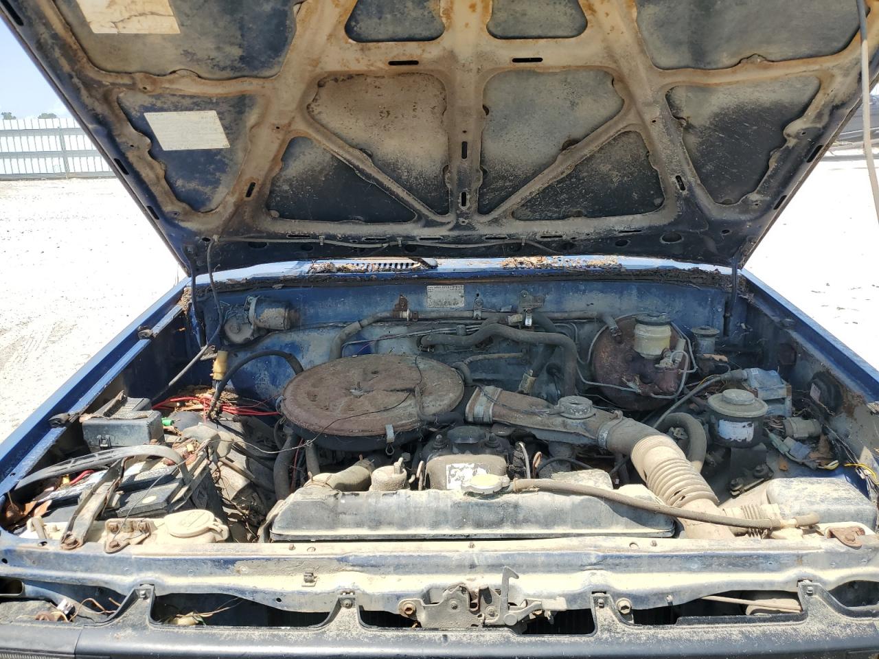 JT4RN66D9E5046880 1984 Toyota Pickup Xtracab Rn66 Dlx