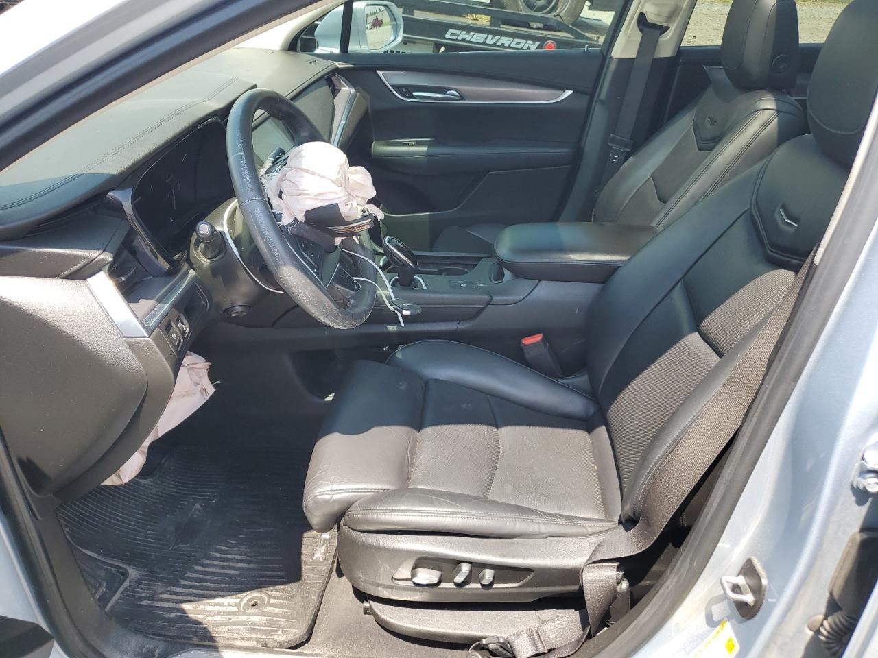 1GYKNBRS2HZ296005 2017 Cadillac Xt5 Luxury