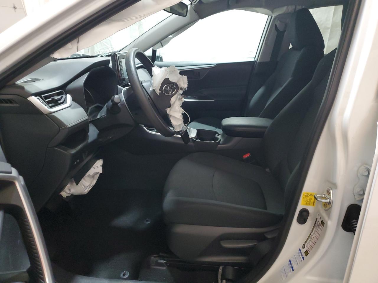 2T3G1RFV1LW114222 2020 Toyota Rav4 Le