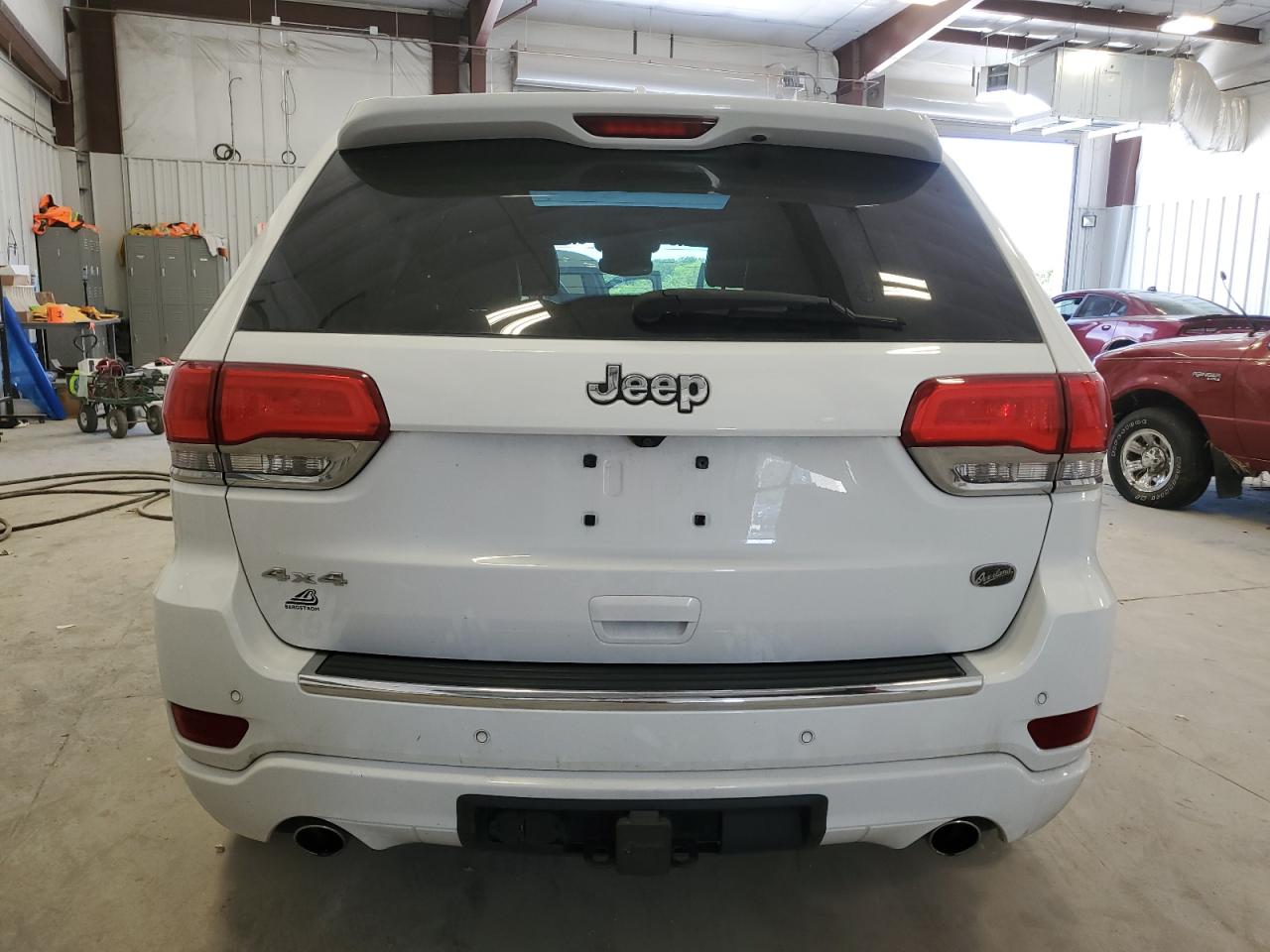 1C4RJFCG8JC152897 2018 Jeep Grand Cherokee Overland