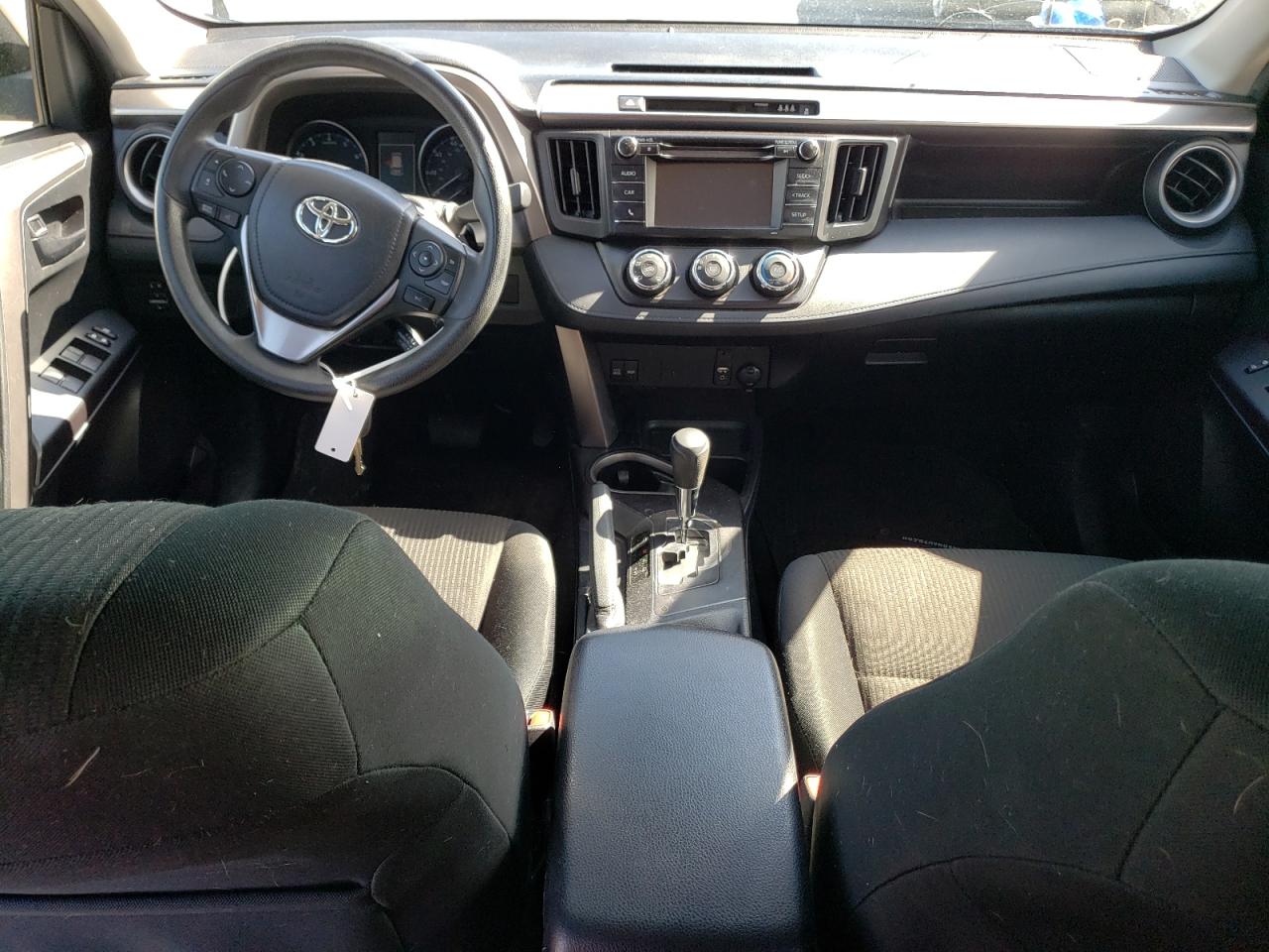 JTMBFREV2HJ164937 2017 Toyota Rav4 Le