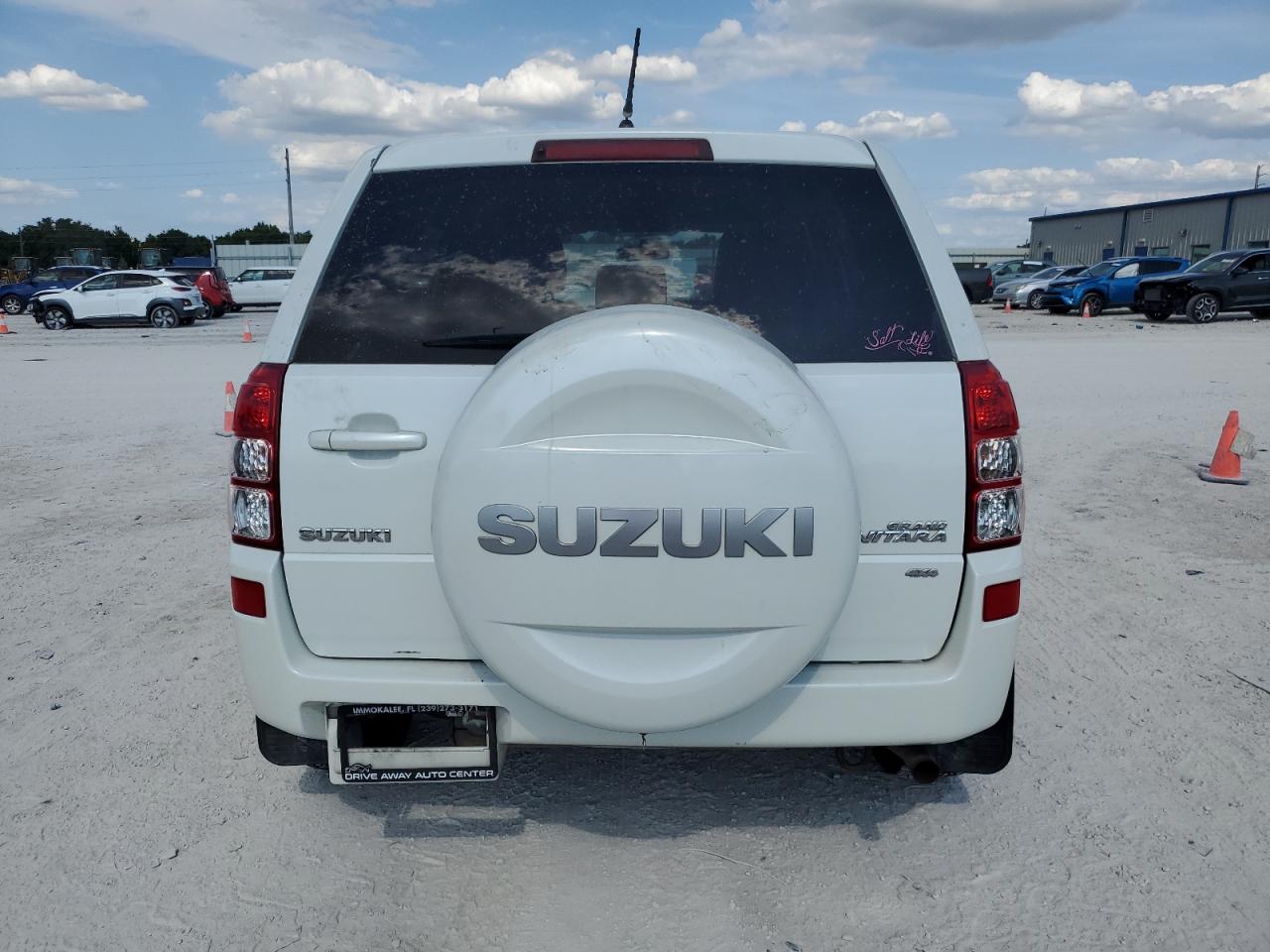 JS3TD0D26B4103000 2011 Suzuki Grand Vitara Premium