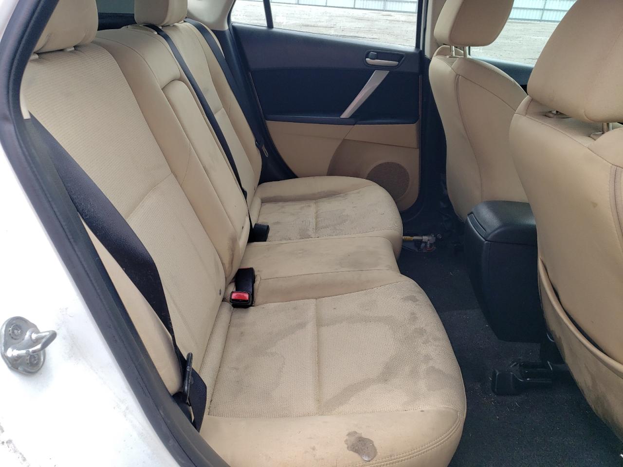 JM1BL1K53B1432030 2011 Mazda 3 S