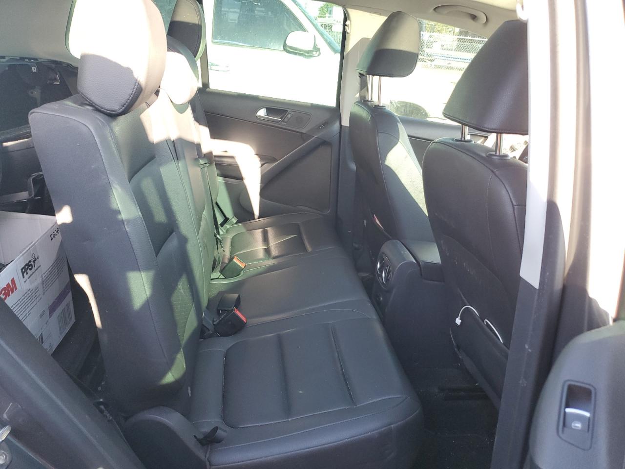 WVGBV7AX7GW516843 2016 Volkswagen Tiguan S