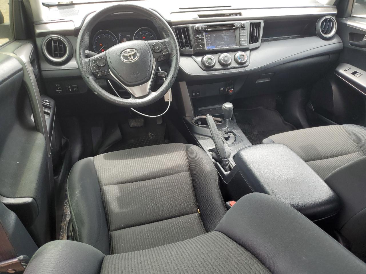 JTMZFREV0HJ114343 2017 Toyota Rav4 Le