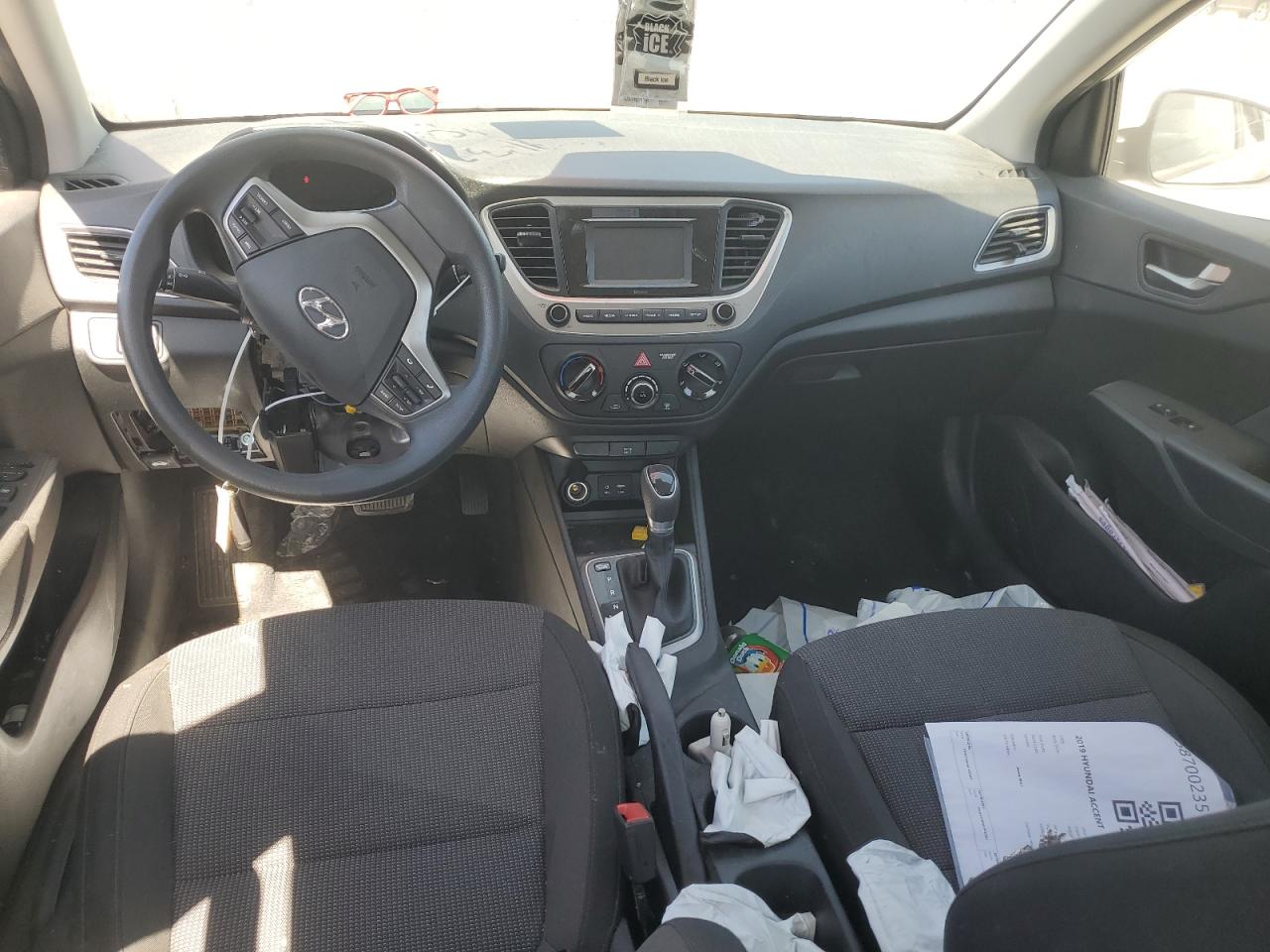 3KPC24A34KE046383 2019 Hyundai Accent Se