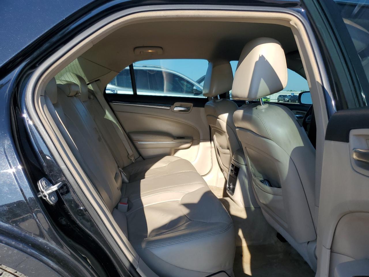 2C3CCAAG8EH377527 2014 Chrysler 300