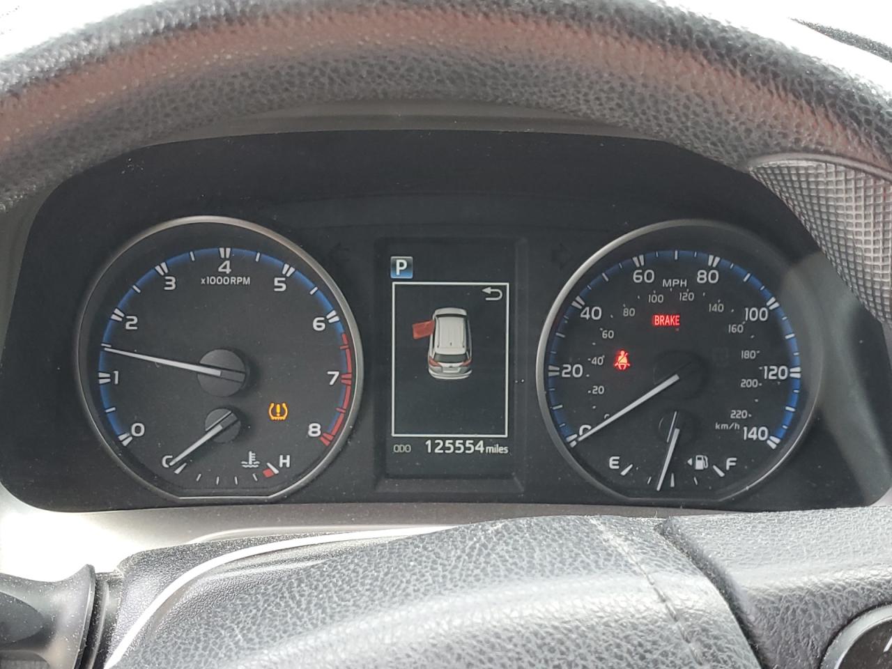 JTMBFREV2HJ143537 2017 Toyota Rav4 Le