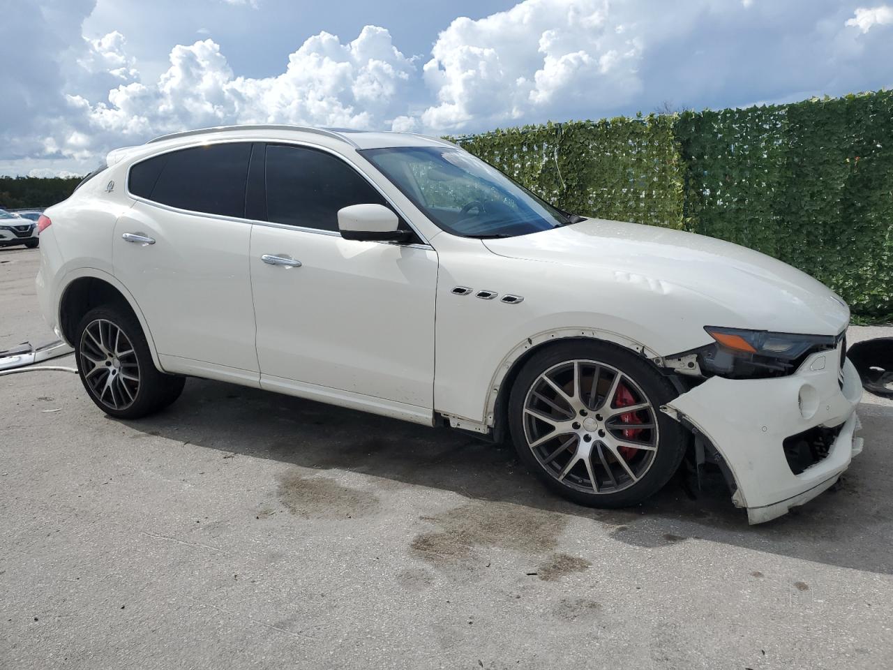 2017 Maserati Levante S Sport vin: ZN661YUS1HX217883