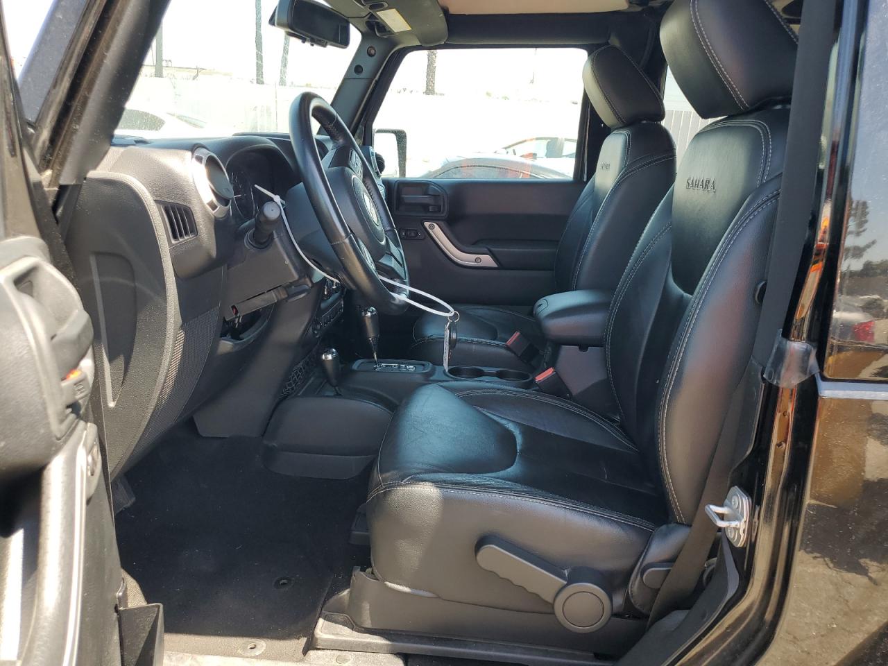 1C4GJWBG5GL220641 2016 Jeep Wrangler Sahara