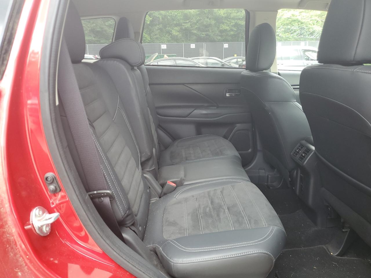 JA4AD3A33LZ004198 2020 Mitsubishi Outlander Se