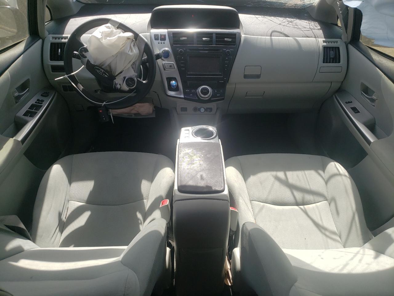 JTDZN3EU4E3317968 2014 Toyota Prius V