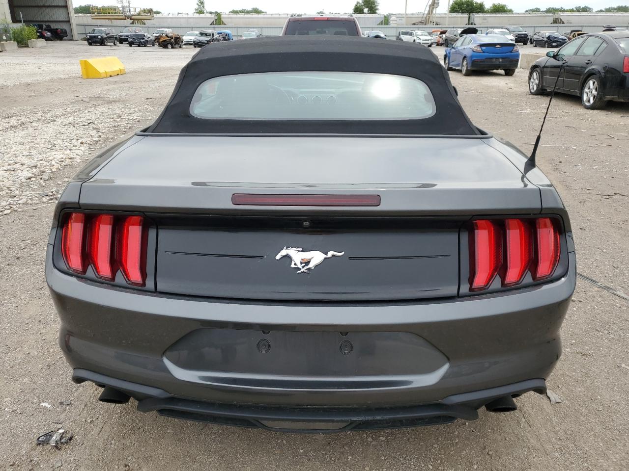 1FATP8UH0J5165029 2018 Ford Mustang