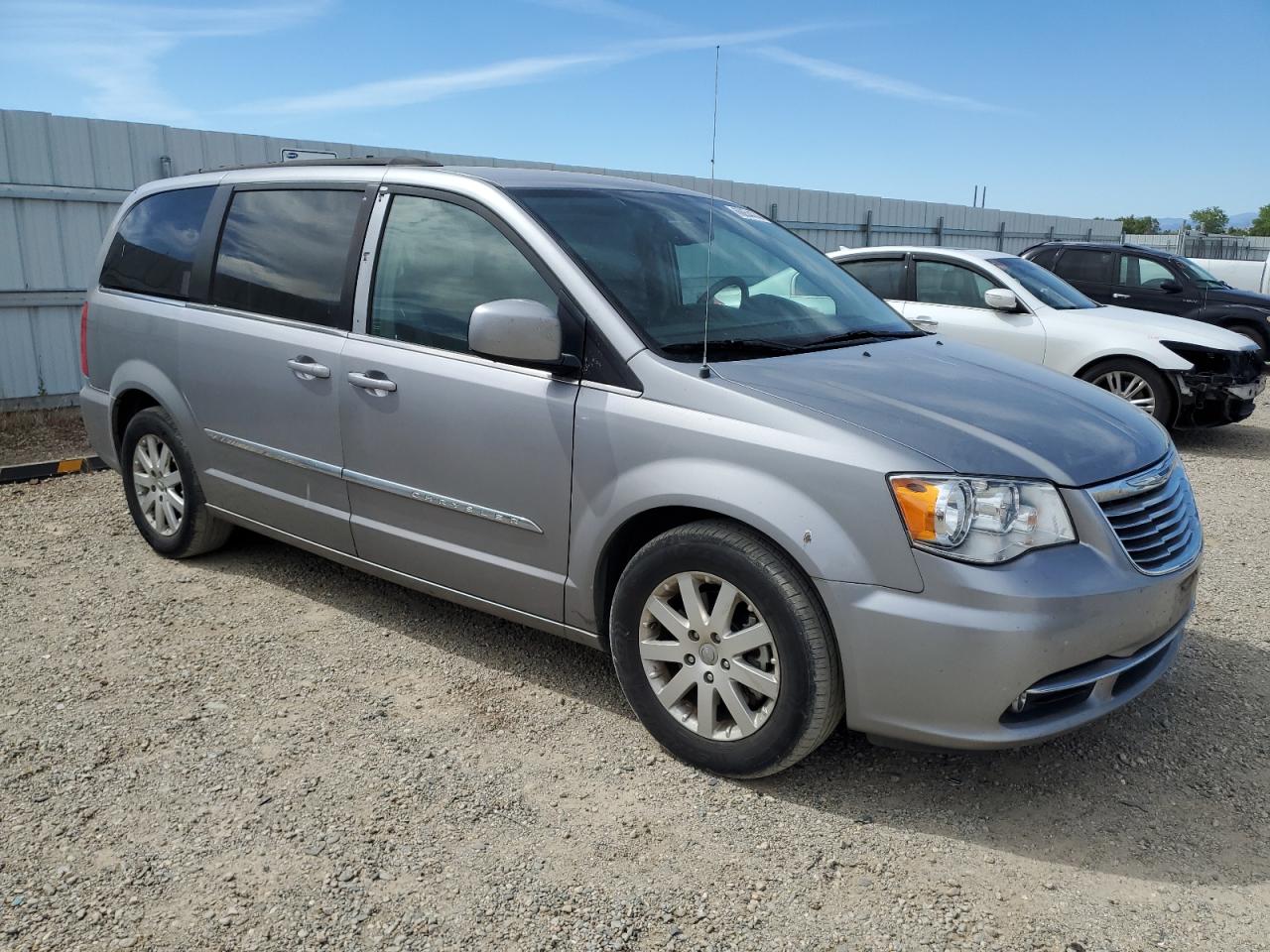 2015 Chrysler Town & Country Touring vin: 2C4RC1BG8FR739498