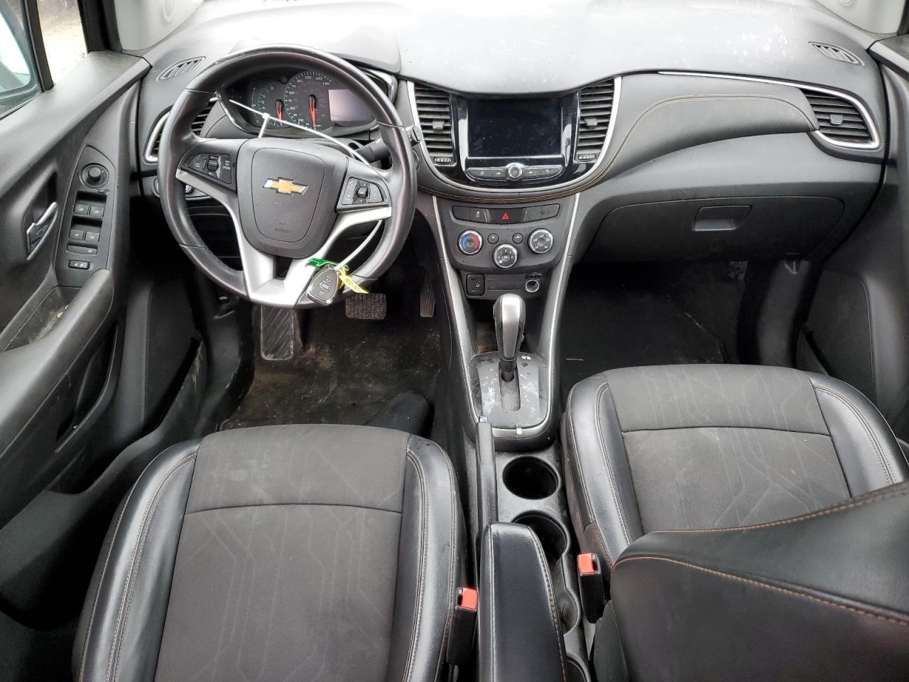 KL7CJLSB8JB675074 2018 Chevrolet Trax 1Lt