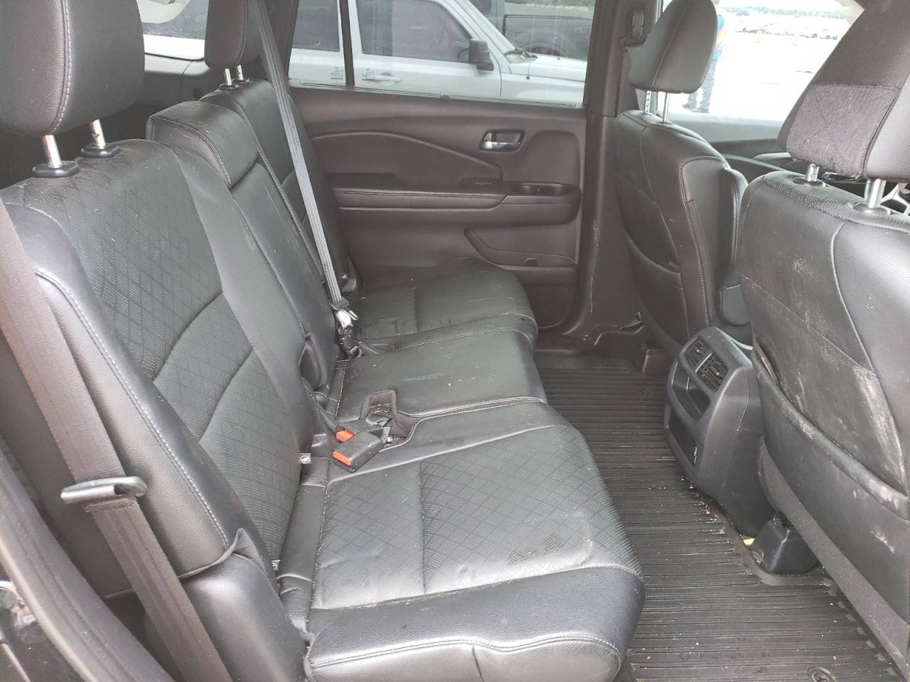 5FNYF7H50KB008081 2019 Honda Passport Exl