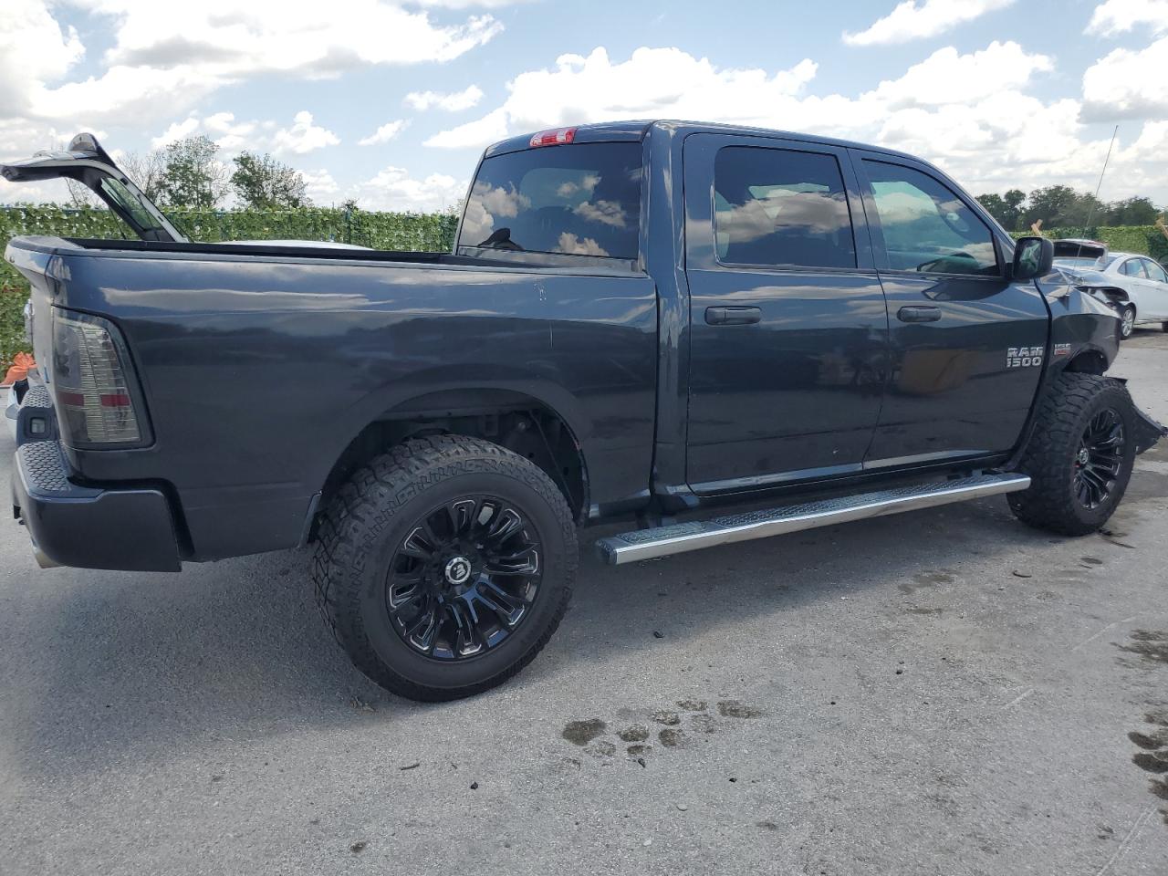 3C6RR6KT4HG750586 2017 Ram 1500 St