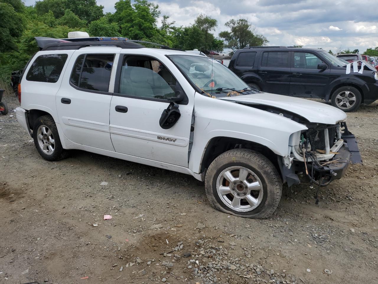 1GKES16S256143393 2005 GMC Envoy Xl