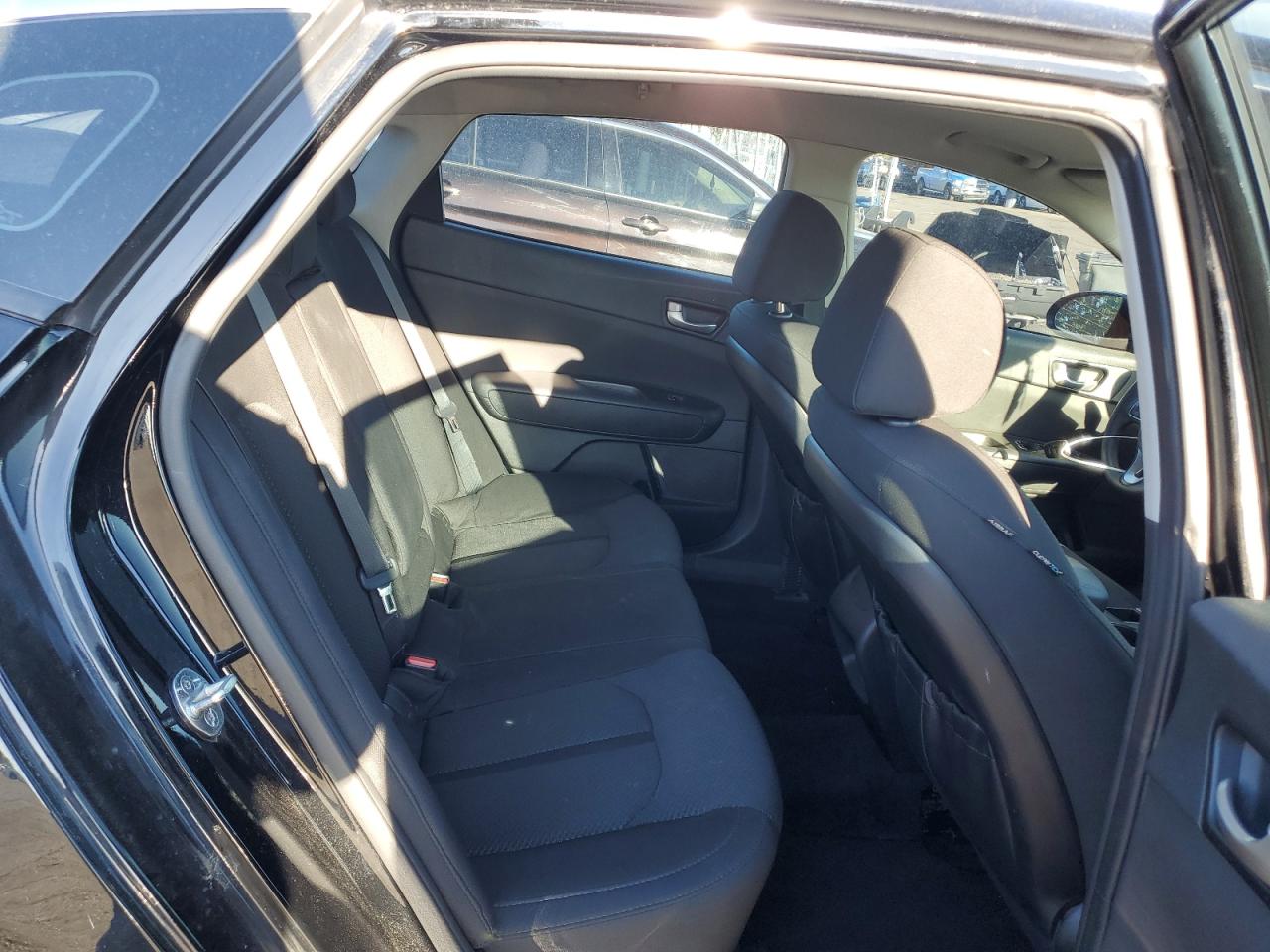 5XXGT4L31JG221657 2018 Kia Optima Lx