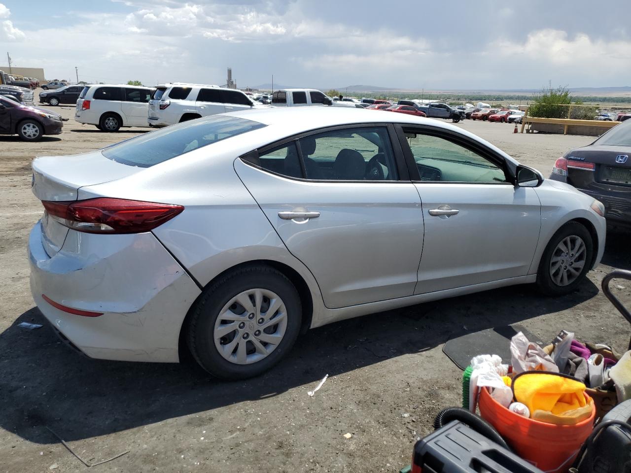 2018 Hyundai Elantra Se vin: 5NPD74LF7JH340853