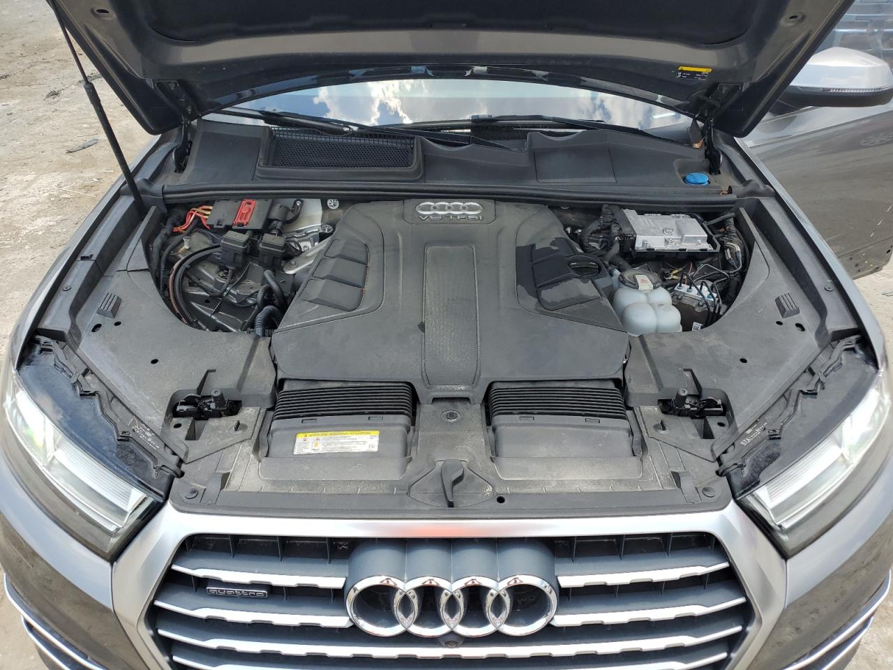 WA1LAAF77HD042829 2017 Audi Q7 Premium Plus