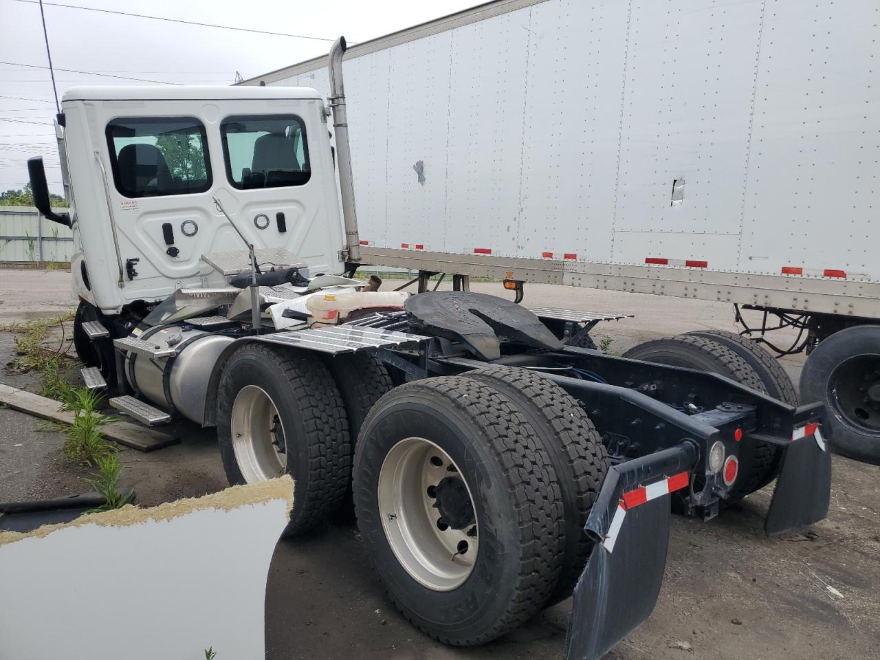 Lot #2838456884 2023 FREIGHTLINER CASCADIA 1