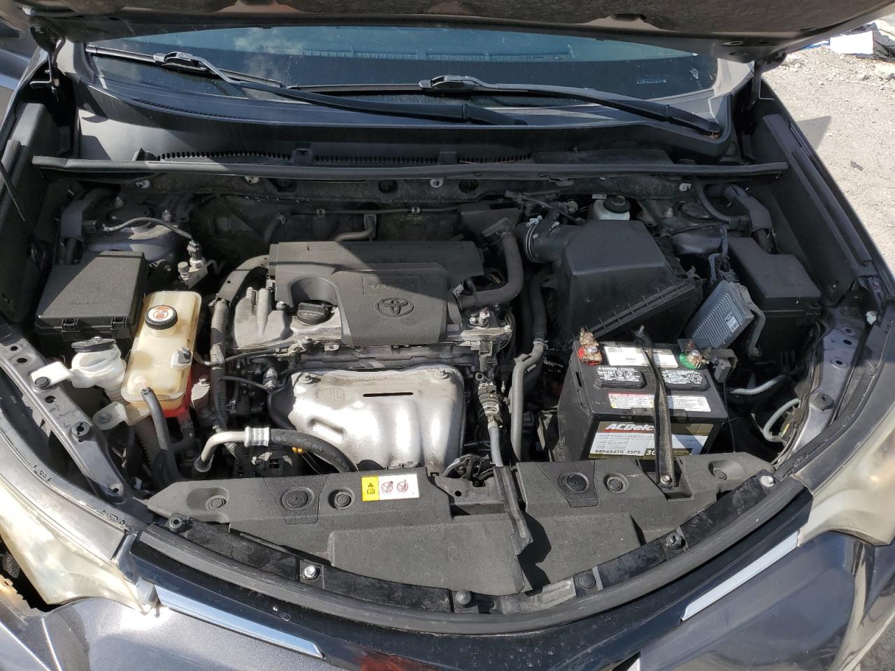 JTMZFREV6HJ702134 2017 Toyota Rav4 Le