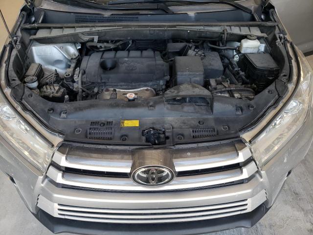 VIN 5TDZARFH4KS043942 2019 Toyota Highlander, LE no.12