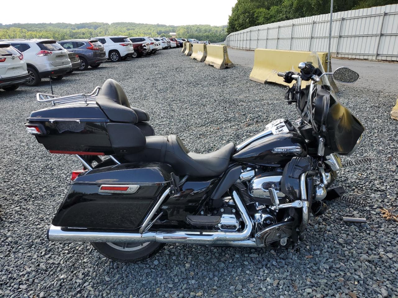 1HD1FCC16KB603226 HARLEY-DAVIDSON FLHTCU 2019