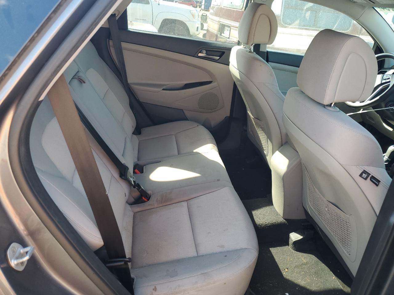 KM8J33A41JU682830 2018 Hyundai Tucson Sel