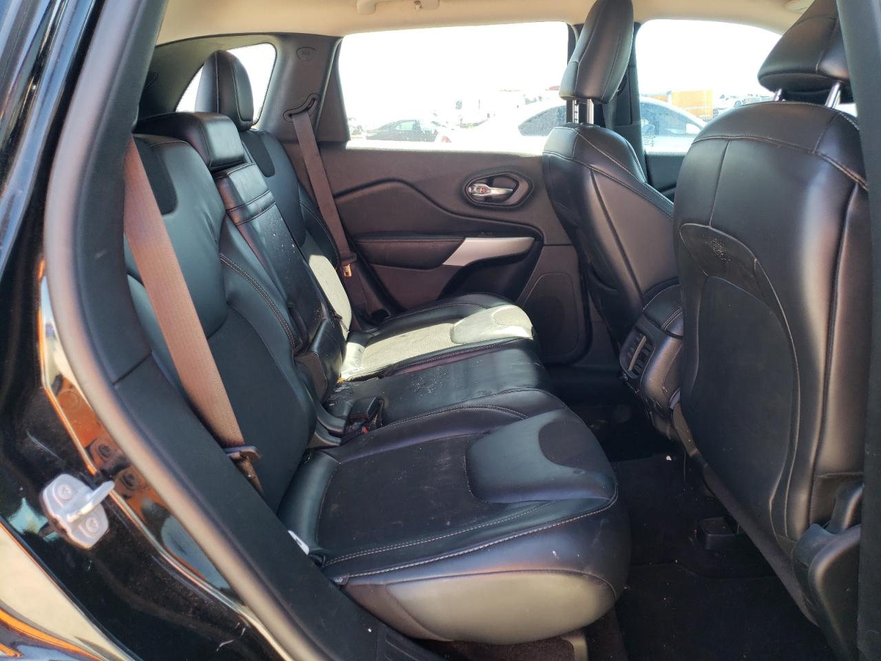 1C4PJLLB0JD514130 2018 Jeep Cherokee Latitude Plus