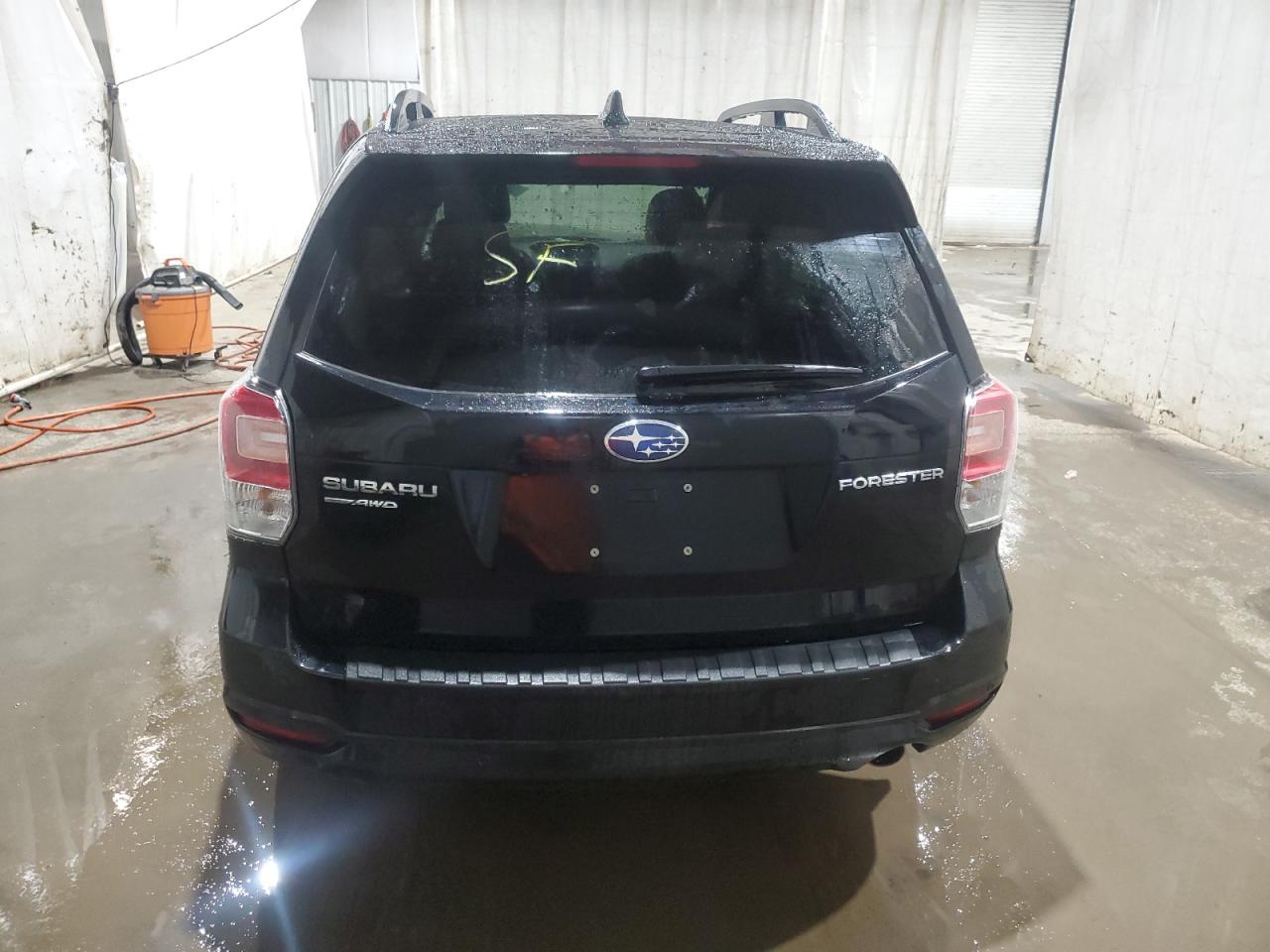 JF2SJAWC8JH431784 2018 Subaru Forester 2.5I Touring