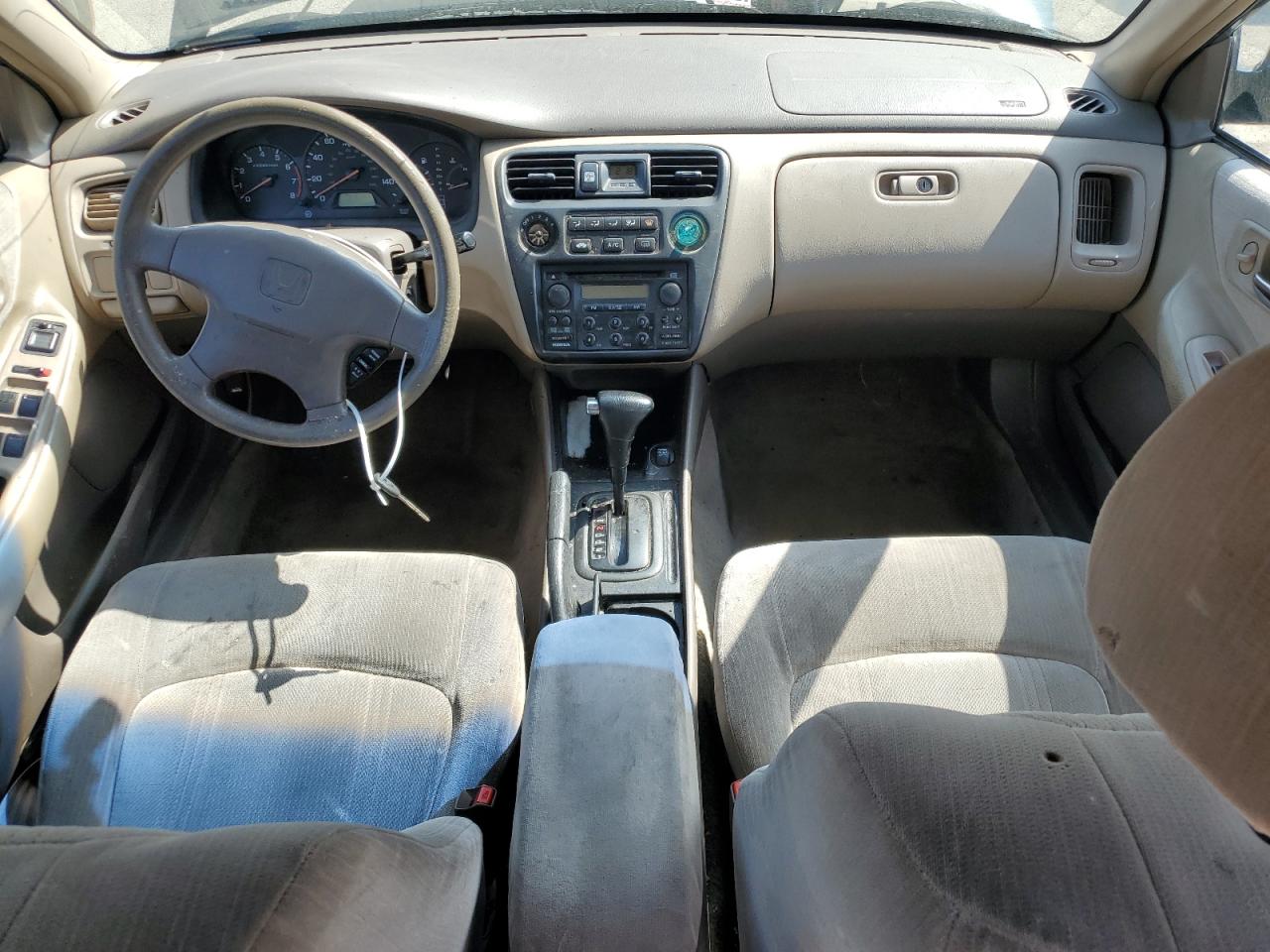 1HGCG6657YA040582 2000 Honda Accord Lx