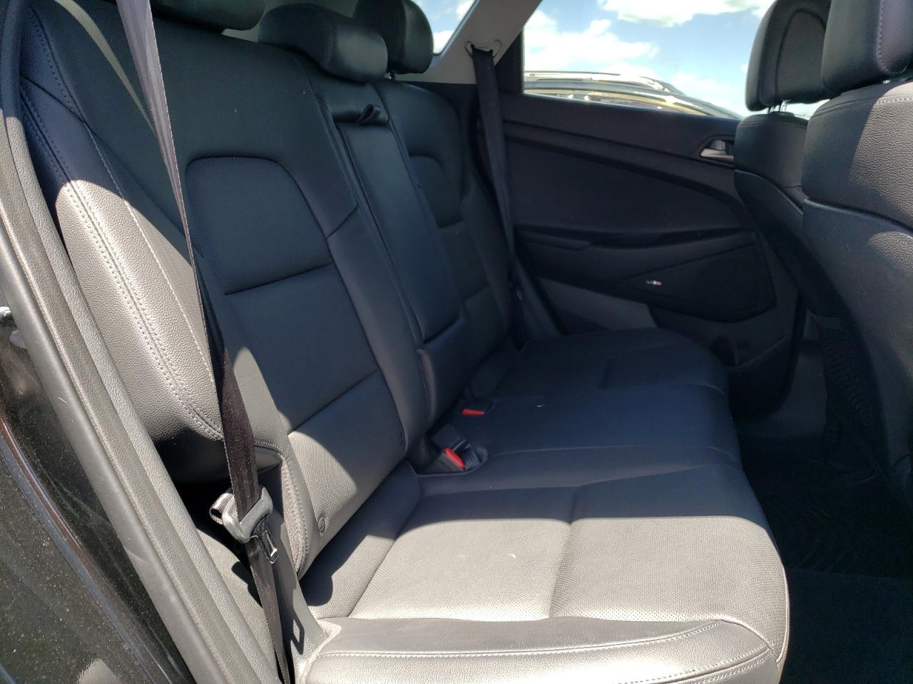 KM8J33A26JU743555 2018 Hyundai Tucson Value