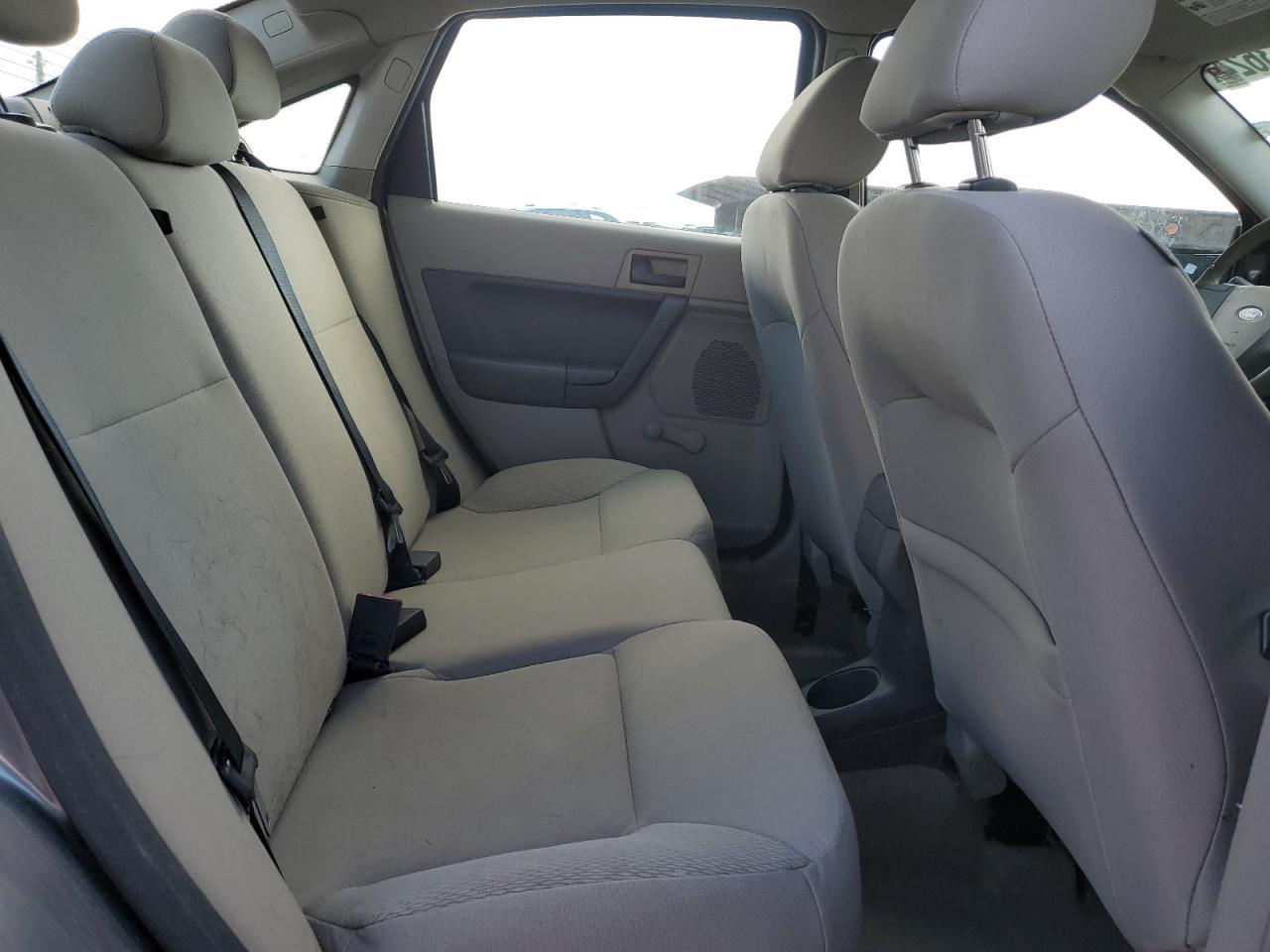 1FAHP3EN4BW155855 2011 Ford Focus S