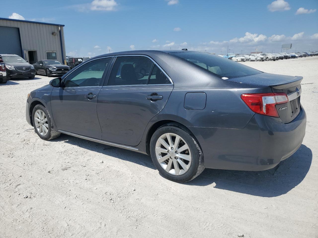 Lot #2622047038 2012 TOYOTA CAMRY HYBR